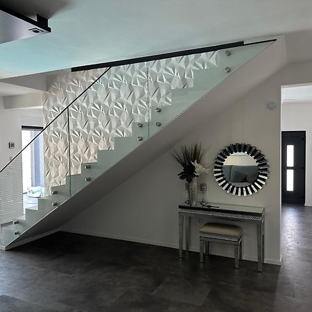 ורסי Villa Mila מראה חיצוני תמונה