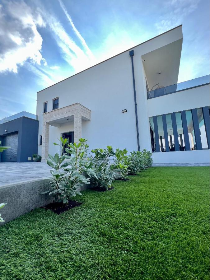 ורסי Villa Mila מראה חיצוני תמונה