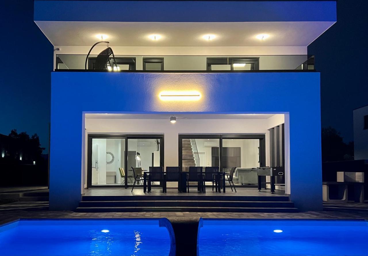 ורסי Villa Mila מראה חיצוני תמונה