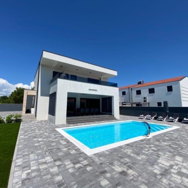 ורסי Villa Mila מראה חיצוני תמונה