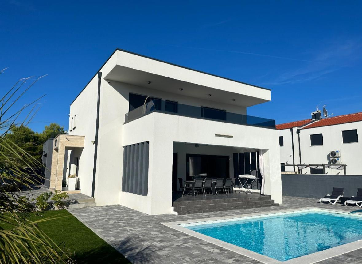 ורסי Villa Mila מראה חיצוני תמונה